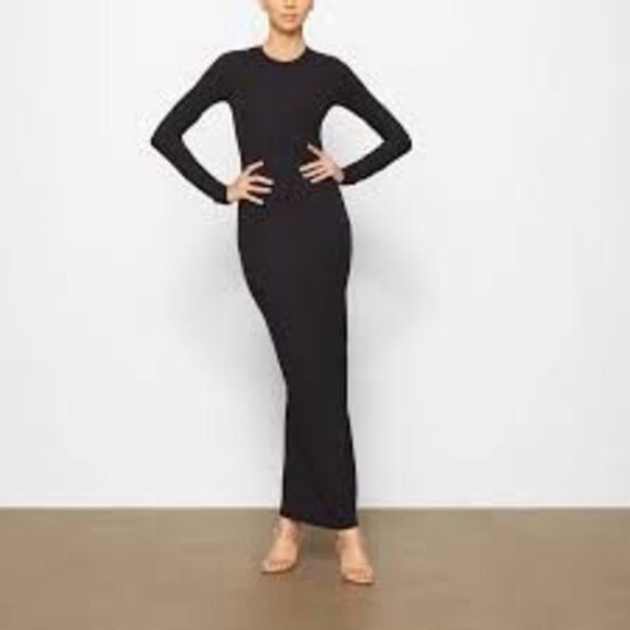 SKIMS Dresses & Skirts - SKIMS Fits Everybody Crew Neck Long Sleeve Maxi Dress Onyx Black Size M, NWT